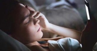 Mất ngủ kéo dài là dấu hiệu của bệnh gì? Tác hại, cách chữa 